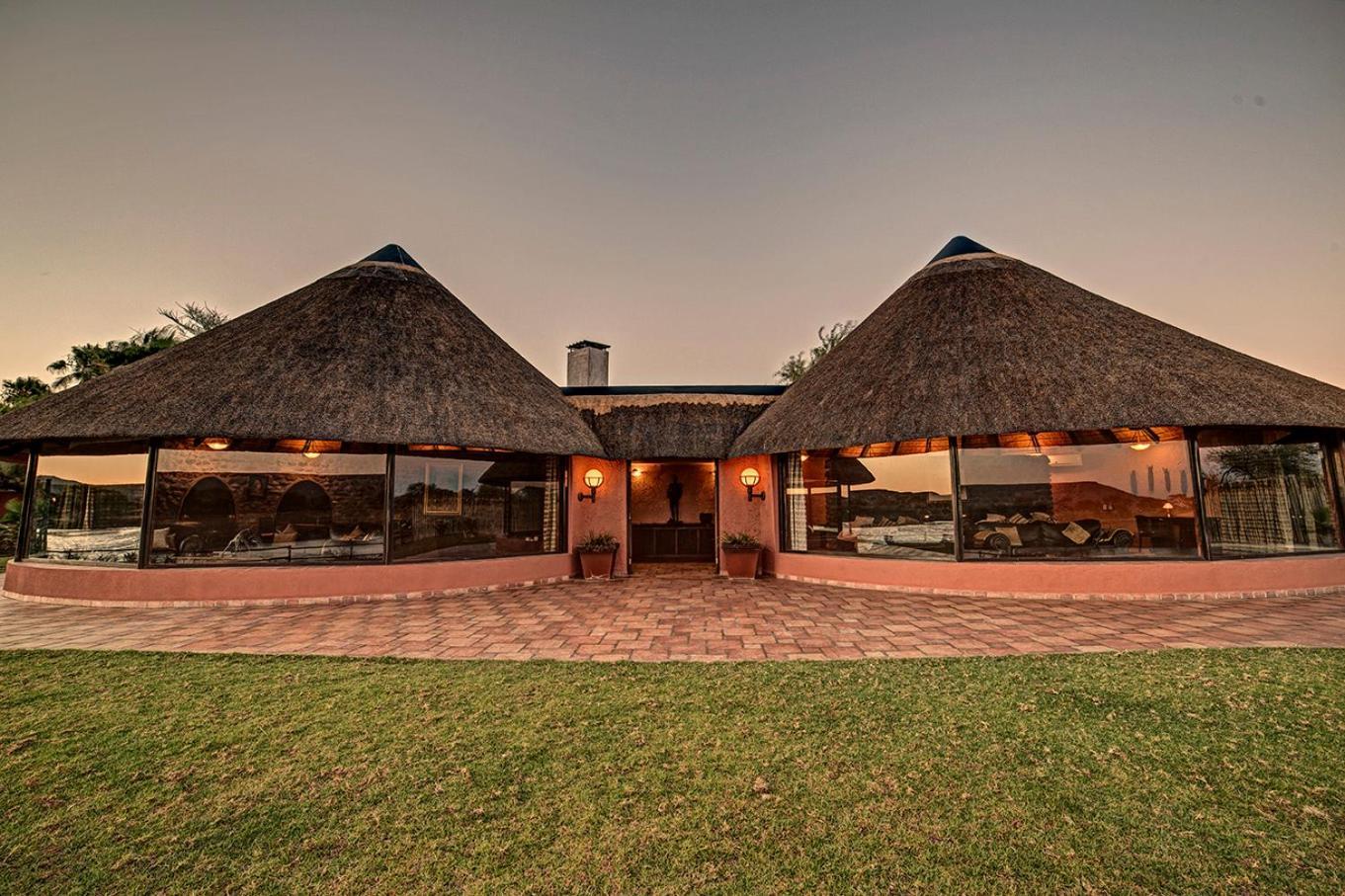 Mount Etjo Safari Lodge Kalkfeld Bagian luar foto