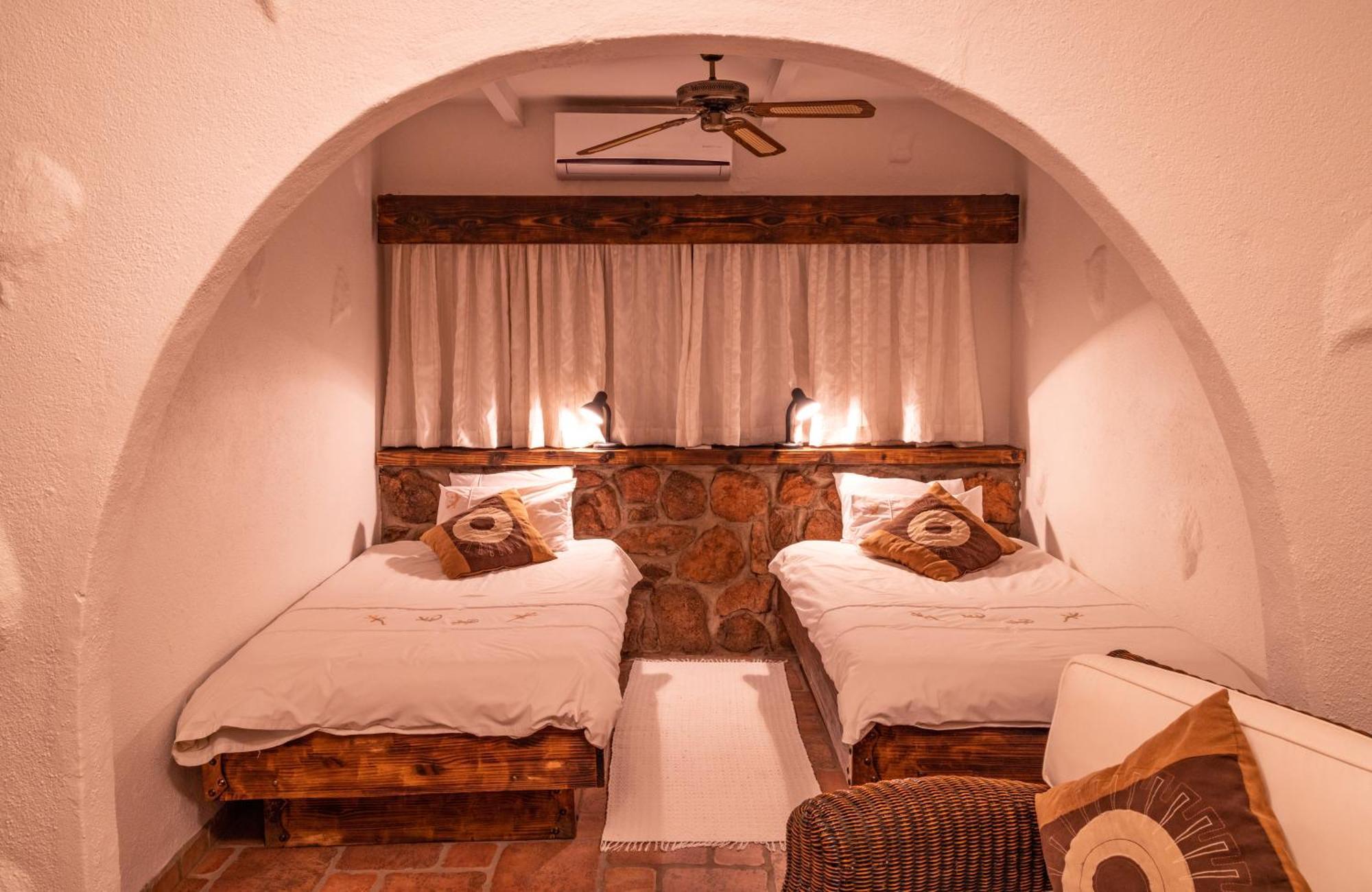Mount Etjo Safari Lodge Kalkfeld Bagian luar foto