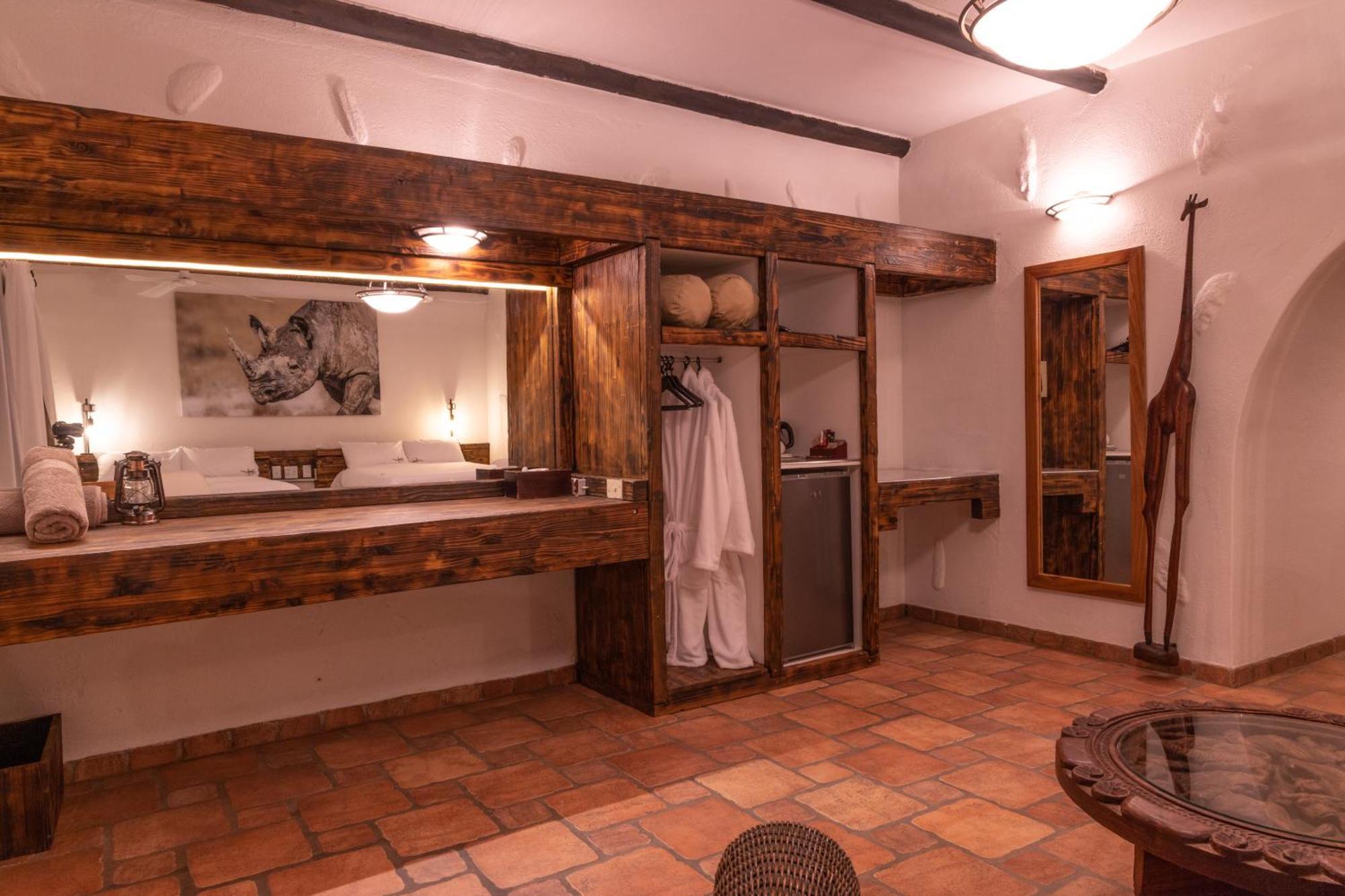 Mount Etjo Safari Lodge Kalkfeld Bagian luar foto
