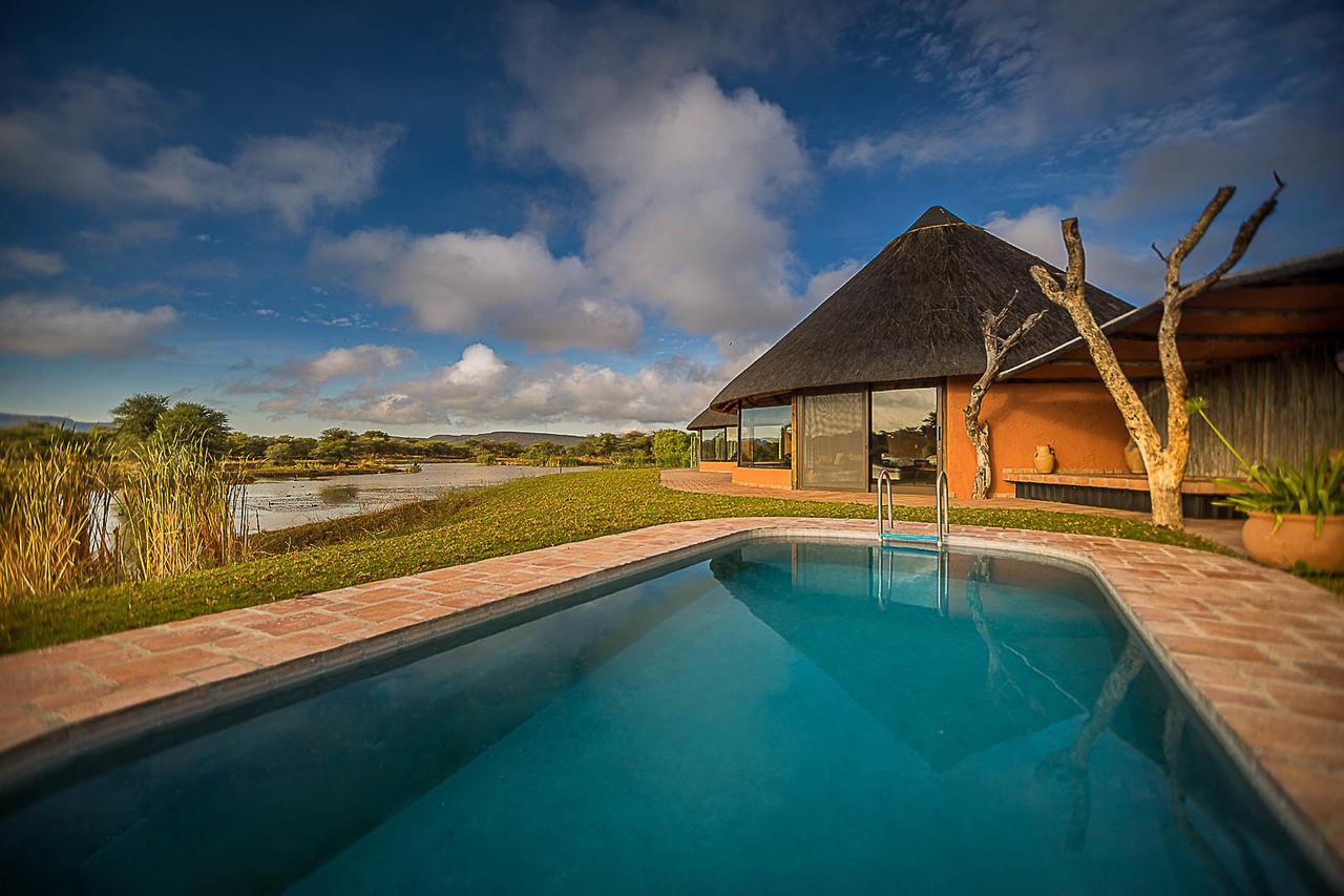 Mount Etjo Safari Lodge Kalkfeld Bagian luar foto