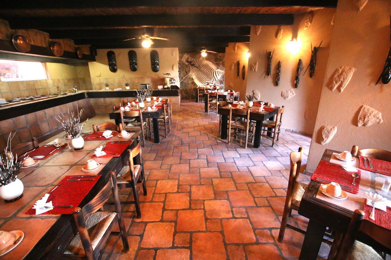 Mount Etjo Safari Lodge Kalkfeld Bagian luar foto